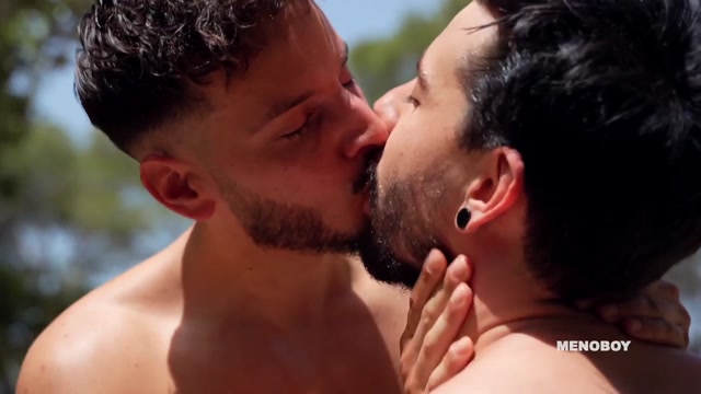 French Boys Suck & Fuck in Public Park