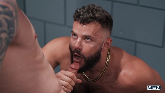 Security Guard Arrests Hung Streaker at Basketball Game & Offer His Ass in Back Office