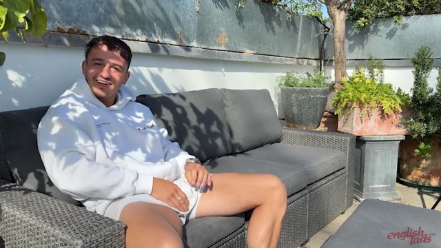 Straight Handsome English Stud Wanks Off Outdoors