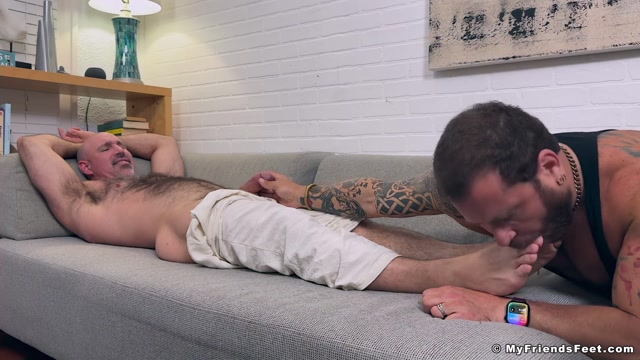 Bearded Man Worships Hot Daddy's Bare Feet