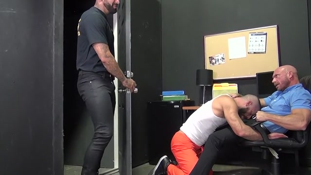 Warden & Jail Guard Spit-Roast Horny & Talented Cocksucker
