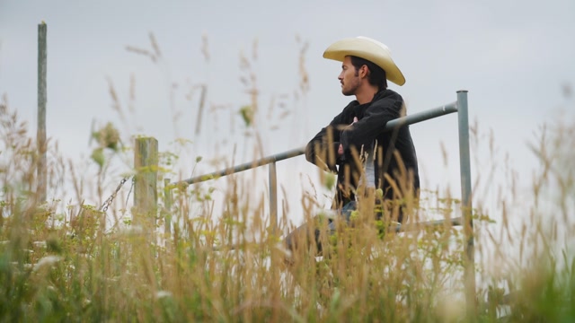 Dancing Cowboy Gets Back in The Saddle to Do What He Does Best