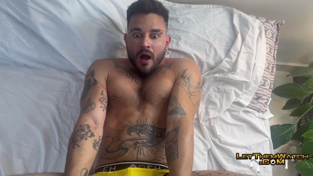 Inked Bottom Gets Hole Stretched with Top's Heavy Thick Cock