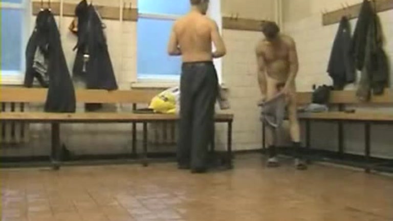 Nude guys in lockerroom