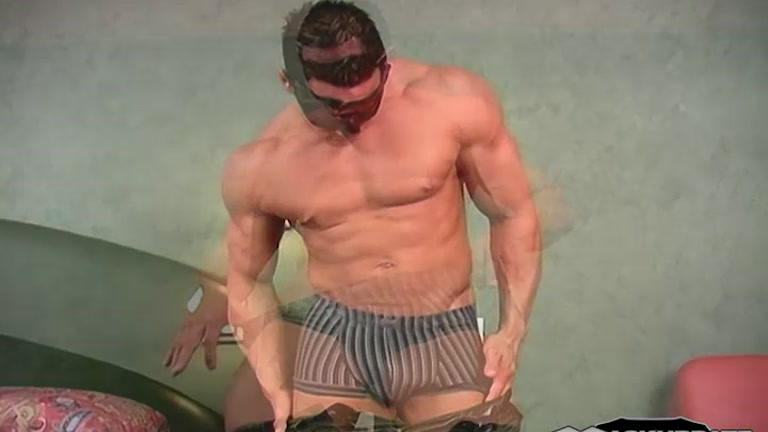 Masked Massive Muscle Beating Off