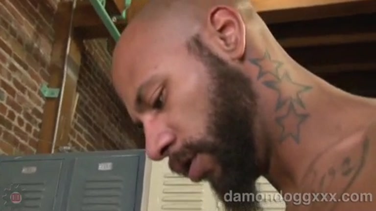 Bearded Black Bottom Gets Serviced Raw