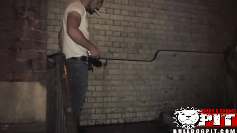 Smoker Jacking Dick in Dirty Alley