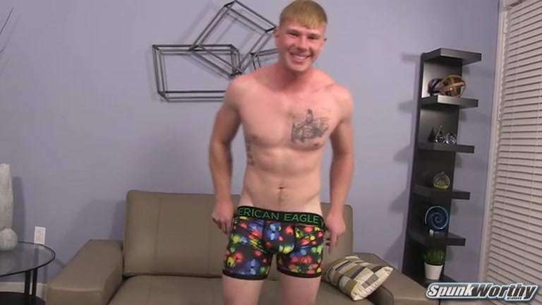 beefy blond stud does his first JO video