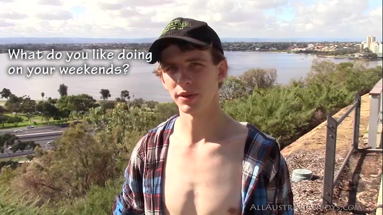 slim aussie lad jacks his boner