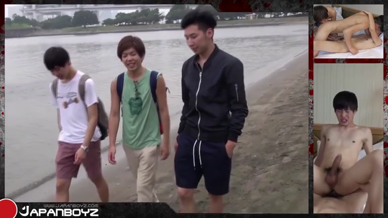 Eegii Hosoo meets two japanese boys on the beach