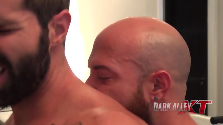 Dani Robles gets bare fucked by bald top Everwolf