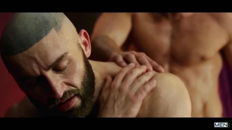 Francois Sagat returns to porn filming