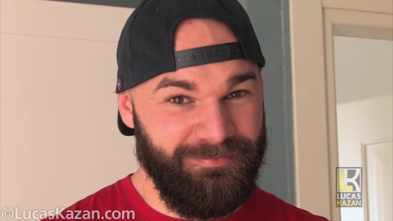 26-year-old bearded muscle cub jerks his dick