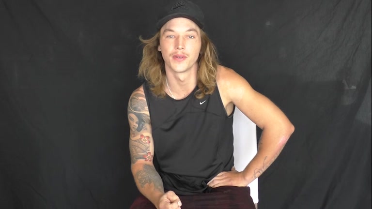 long-haired aussie surfer jacks his dick