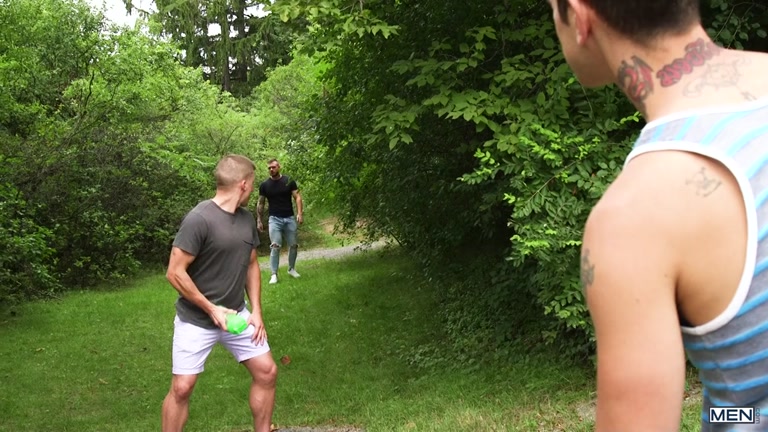 jack-off pranksters pick up a guy in the park