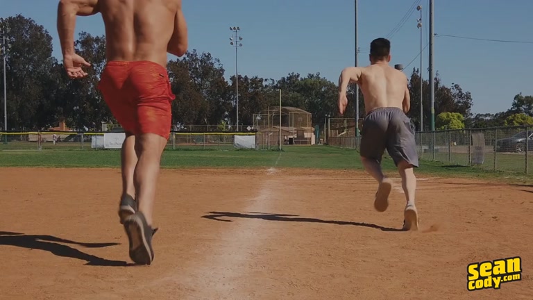 baseball player gets his hot ass fucked by muscle hunk