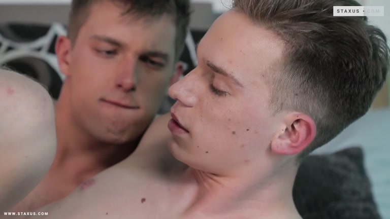 twink makes the first move and goes on his buddy's cock