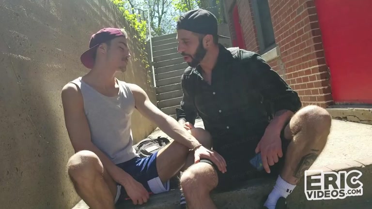 Hung Stud Picks Up Young Lad on Street for a Threeway