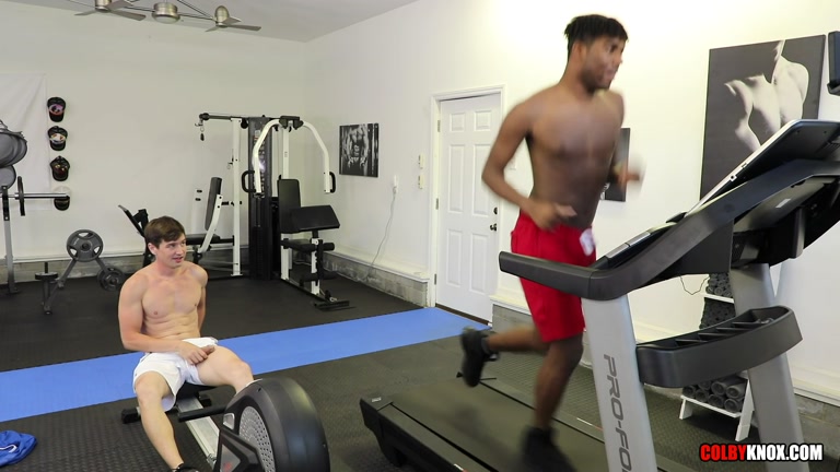 Jock on Rowing Machine Loves Watch Hot Stud's Ass on Treadmill