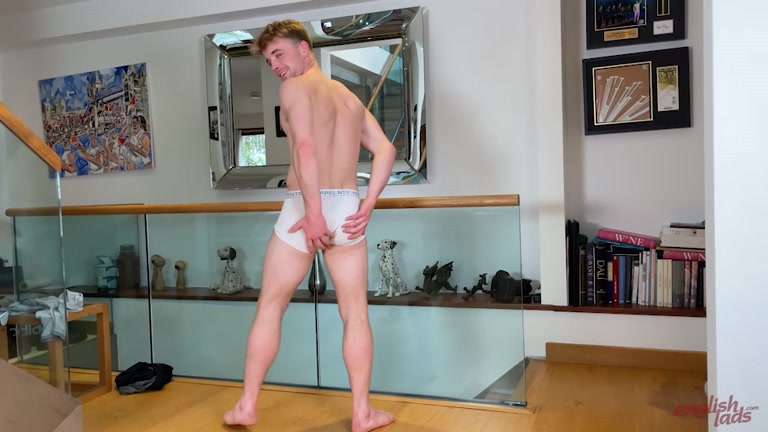 Blond Boxer Shows Off His Bubble Butt in Underwear