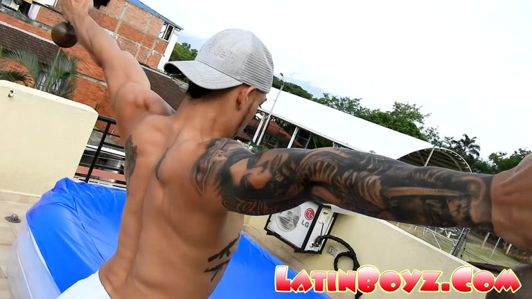 Inked Latin Boy Works Out on Rooftop Before Jacking Off