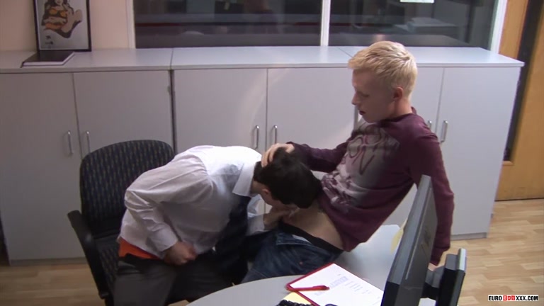 delivery boy gets executive on his knees in the office