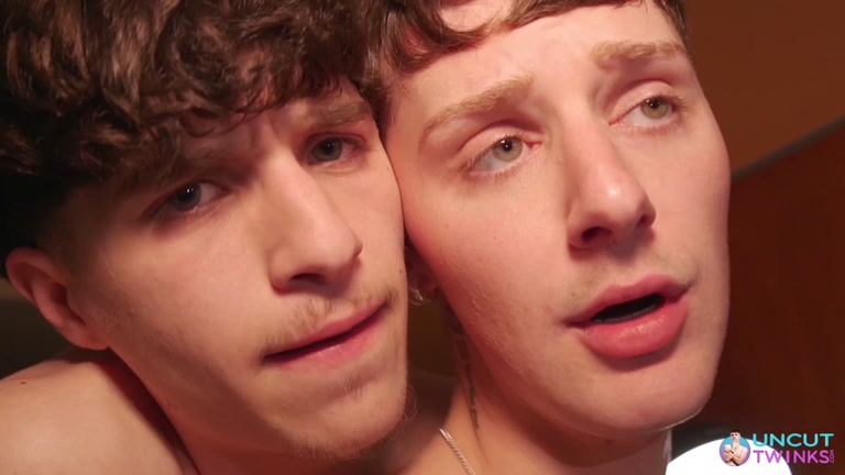 twink bros fuck each other in sizzling flip session