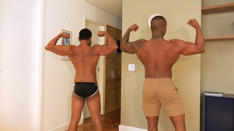 Bodybuilder & His Older Brother Flex & Pose Nude