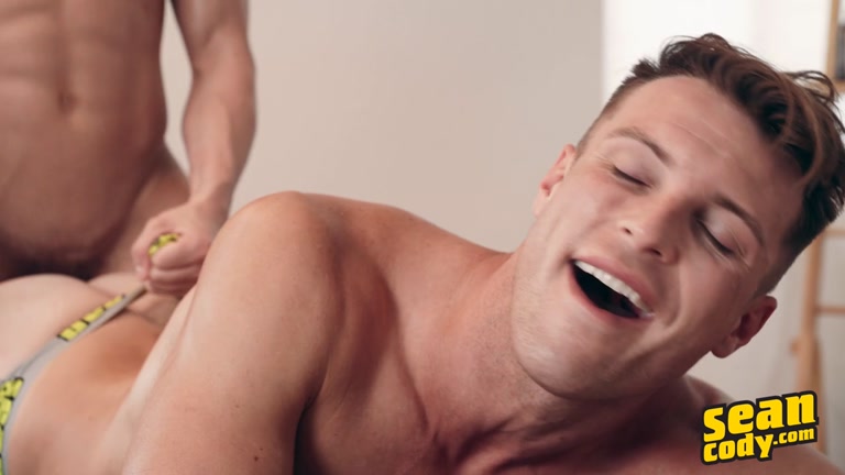 Sexy Masseur Gives an Extra-Special Rubdown