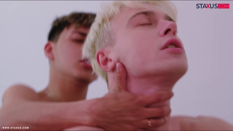 Flip-Fucking with Blond & Brunette Twinks Riding Each Other