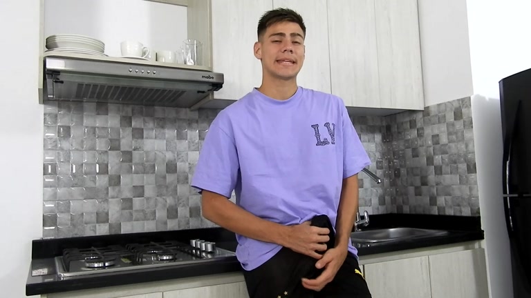 Very Good-Looking Colombian Curls His Toes While Beating Off