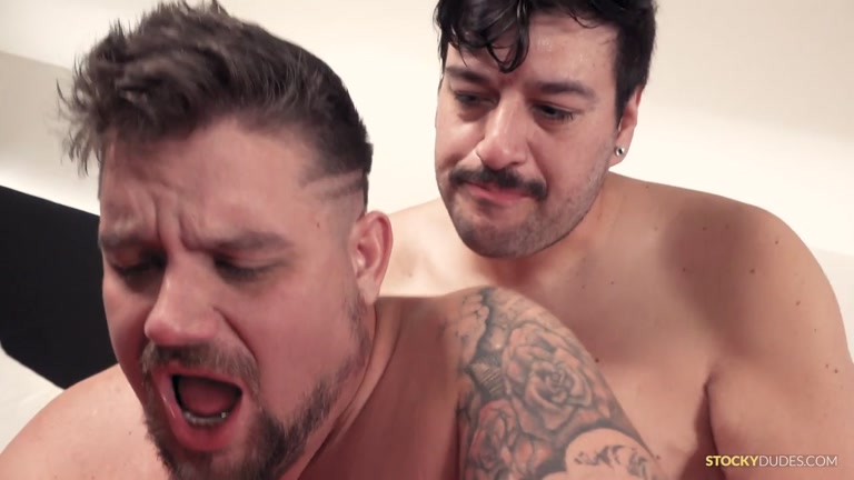 Bearded Chub Jacks Cock While Getting Hole Drilled