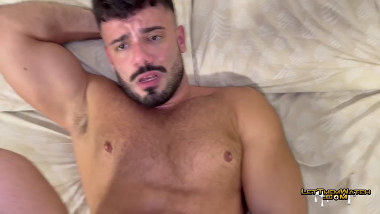 Bottom Gets His Handsome Bearded Face Covered in 5-Day Load