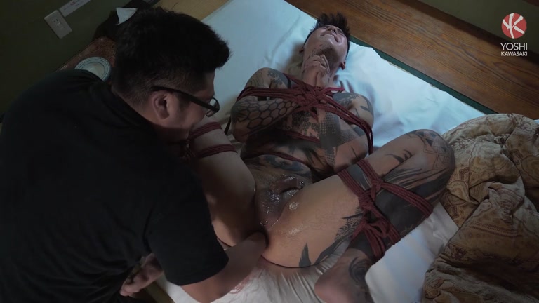 Dominant Shibari Master Binds Bottom & Fists Him