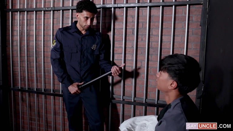 Prison Guard Gets Dick Sucked in Young Prisoner's Cell