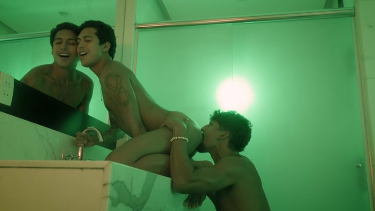 Things at This House Party Get Wild ... Brazilians Getting Naked in Bathroom