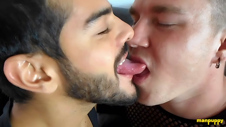 Marathon Kissing Session with Two Passionate Guys