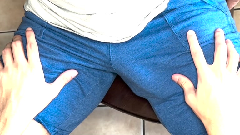 Bottom Tells Hung Stud That He Has No Gag Reflex