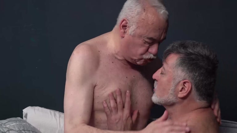 Handsome Bear Daddy Fucks Older Man with His Thick Deep-Throated Meat