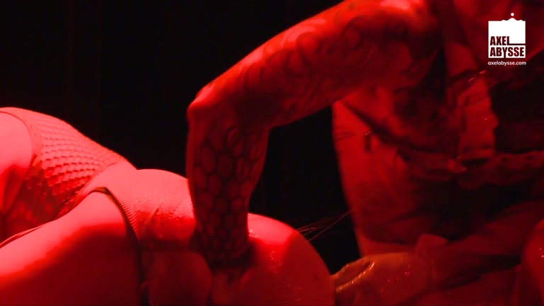 Fisting Pigs Show Off How Piggy They Get When Handballing