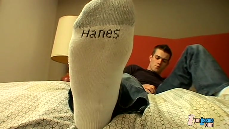 Do You Have a Cum Sock? This Straight Stud Does ... 